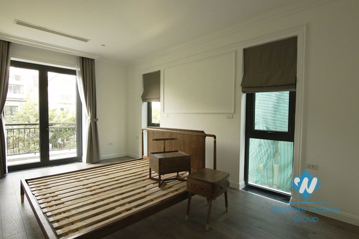 A gorgeous villa in Vinhome Riverside Long Bien for rent